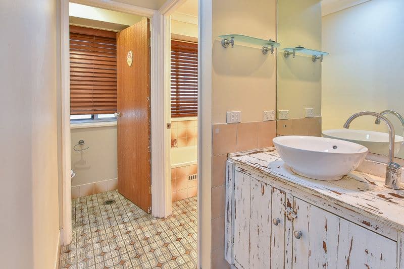 24 Chasselas Avenue, Eschol Park NSW 2558, Eschol Park - Thumbnail 6
