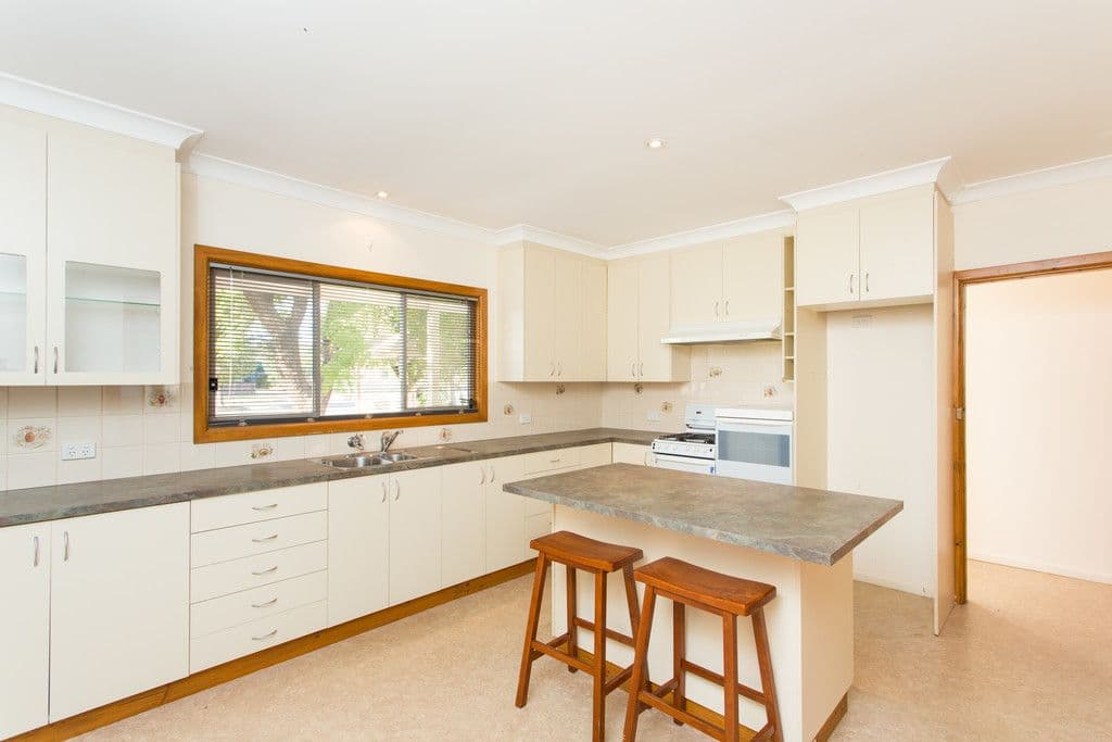 83 Cherry Avenue, Mildura VIC 3500, Mildura - Thumbnail 2