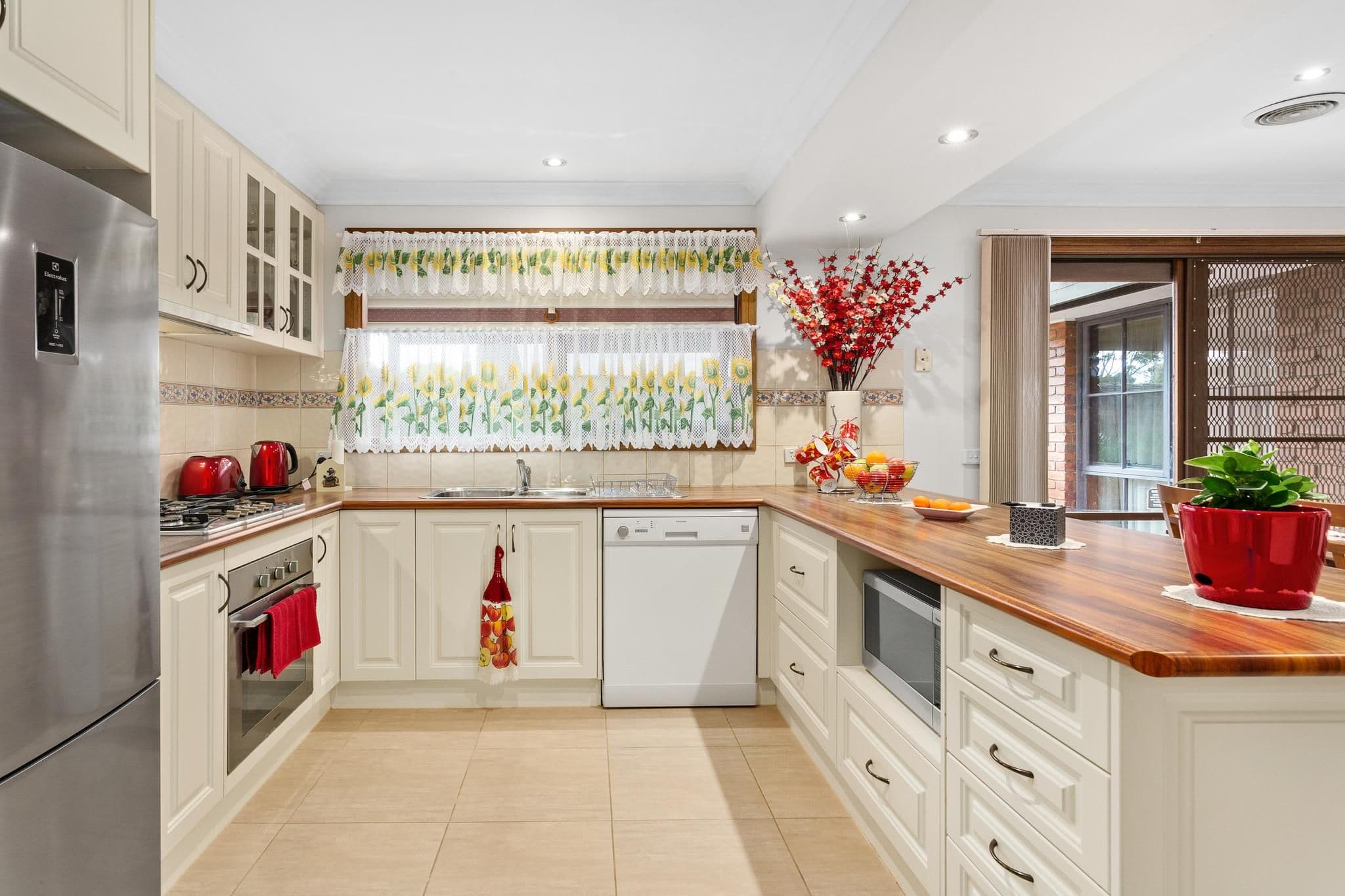 31 Kingston Avenue, Pakenham VIC 3810, Pakenham - Thumbnail 3