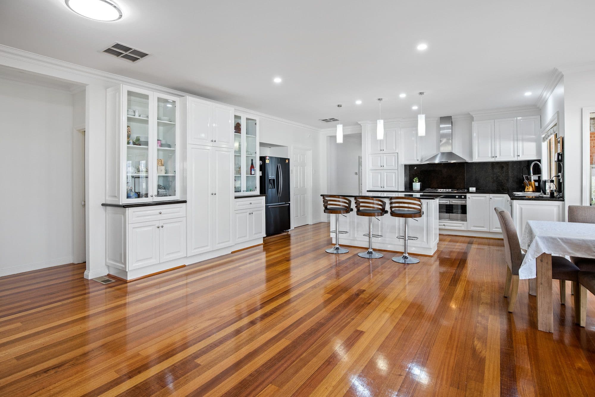 4 Royan Mews, Point Cook VIC 3030, Point Cook - Thumbnail 8