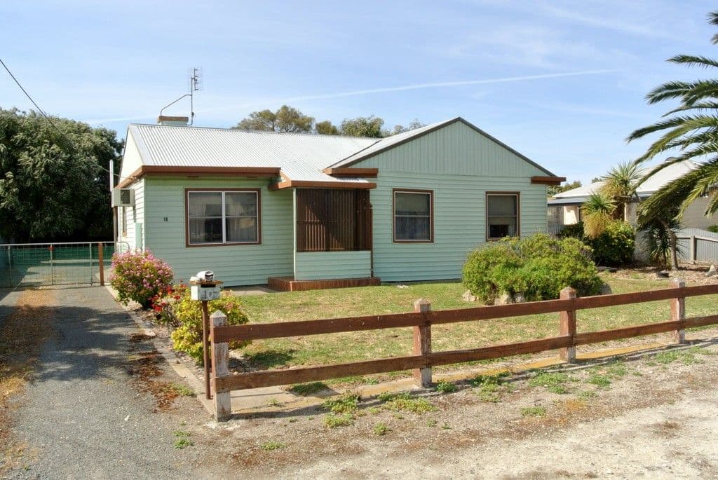 10 Caulfield Court, Shepparton, Shepparton - Thumbnail 2