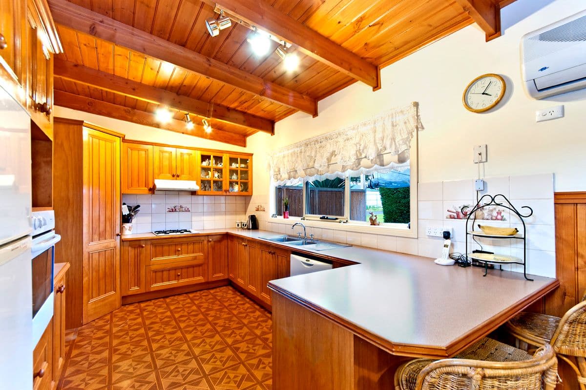 23 Garden Street, Koroit VIC 3282, Koroit - Thumbnail 2