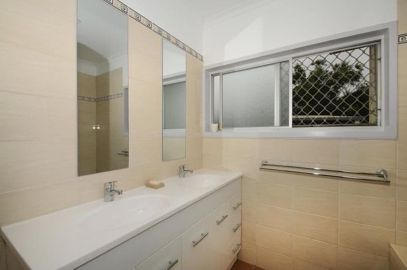 10 Lehmann Crescent, Frankston North VIC 3200, Frankston North - Thumbnail 5