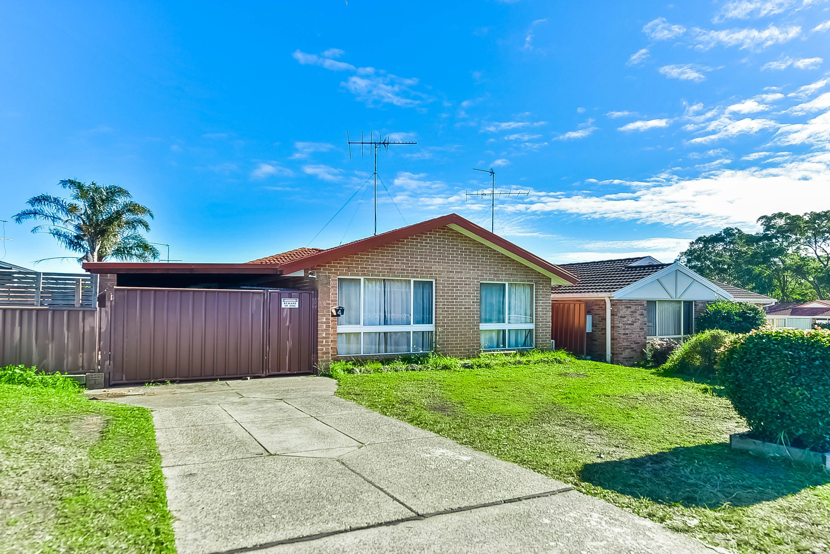 4 Moncrieff Close, St Helens Park - Image 1