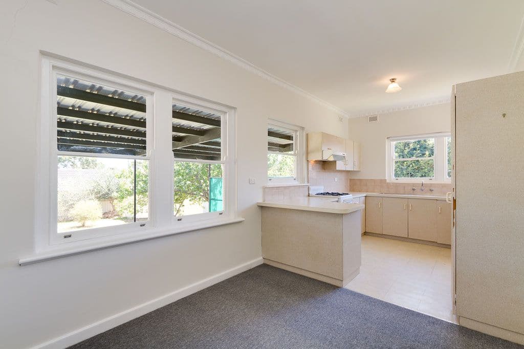 38 Shepherds Hill Road, BEDFORD PARK SA 5042, Bedford Park - Thumbnail 2