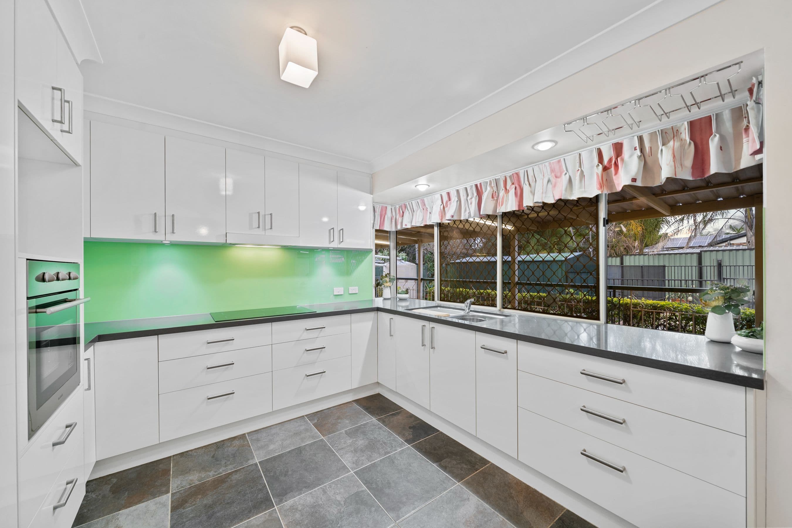 14 Westwood Drive, Hillcrest QLD 4118, Hillcrest - Thumbnail 5