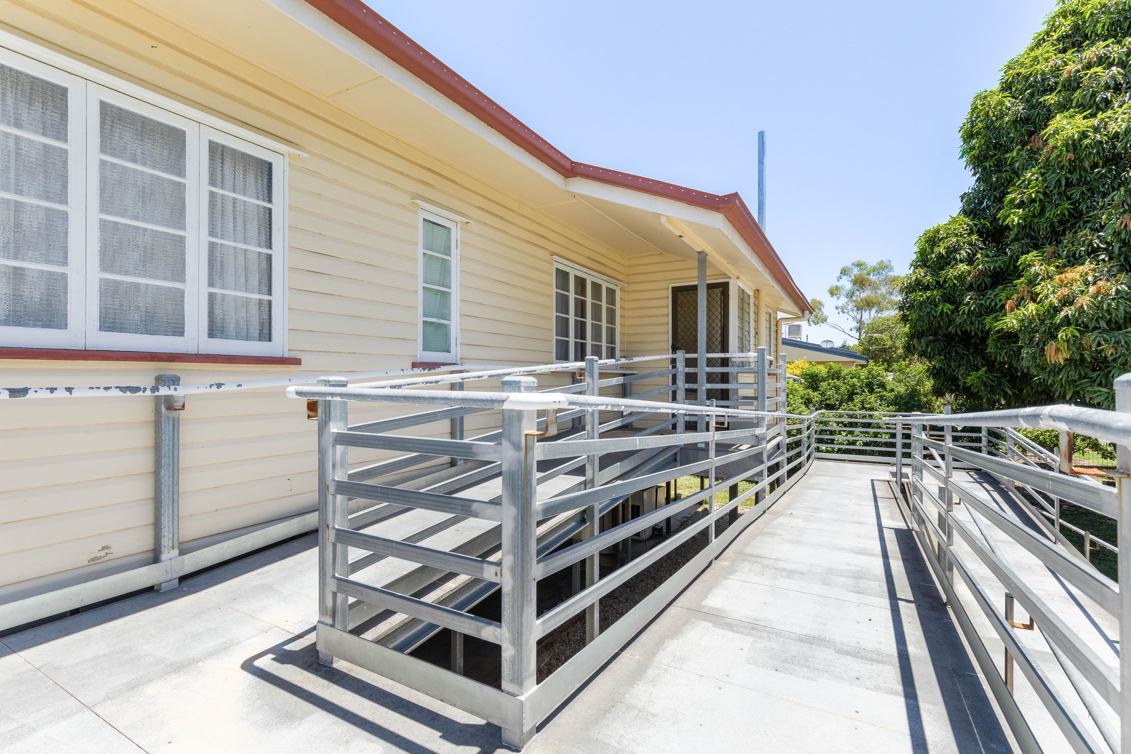 85 Ruby Street, Emerald QLD 4720, Emerald - Thumbnail 7