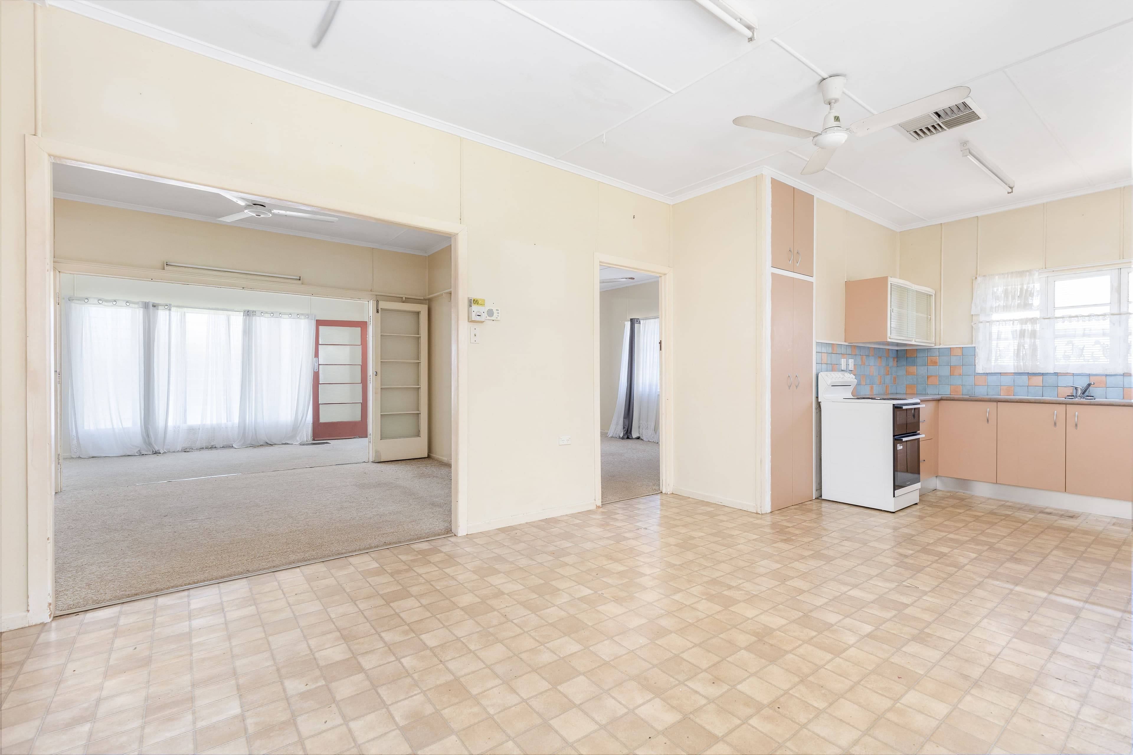 85 Ruby Street, Emerald QLD 4720, Emerald - Thumbnail 8