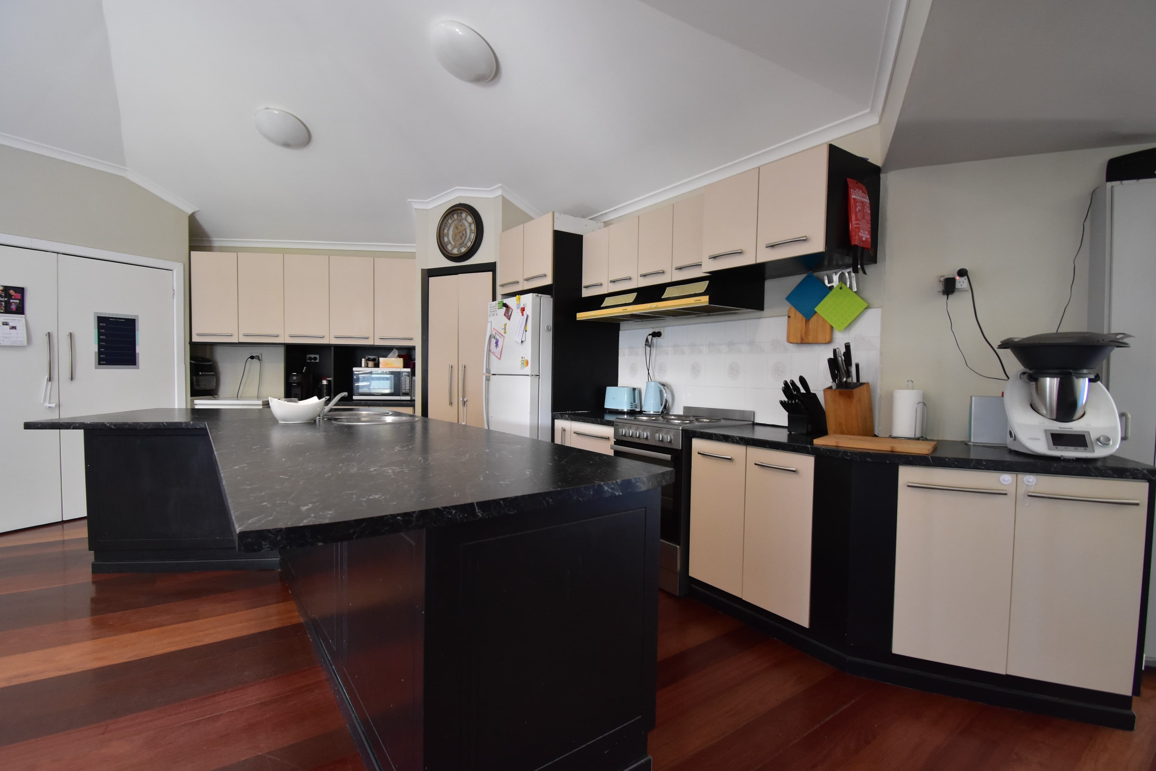 28 Miner Road, Longreach QLD 4730, Longreach - Thumbnail 2