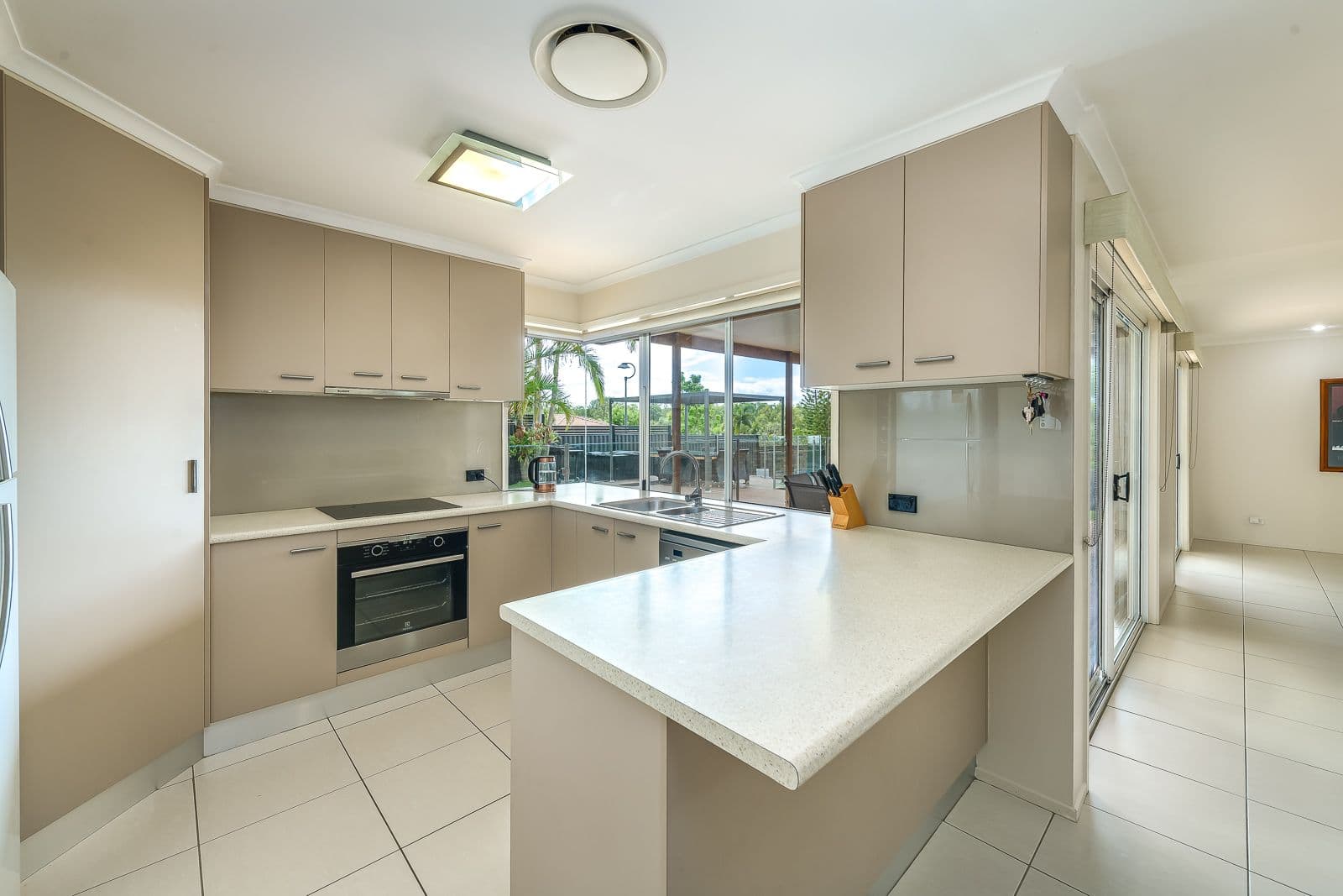 7 Glendale Place, Helensvale QLD 4212, Helensvale - Thumbnail 2