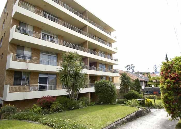28-30 Lauderdale Avenue, MANLY NSW 2095, Manly - Thumbnail 2