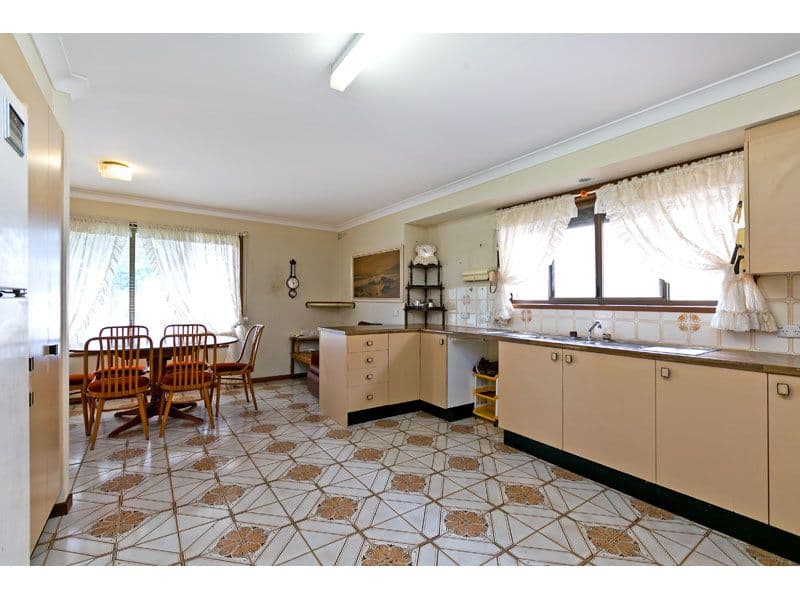 32 Base Street, VICTORIA POINT QLD 4165, Victoria Point - Thumbnail 4