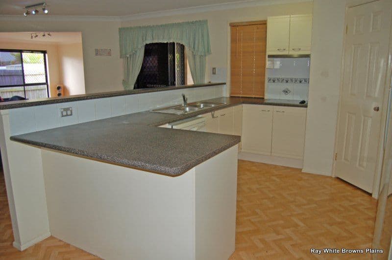 14 Cumberland Crescent, HERITAGE PARK QLD 4118, Heritage Park - Thumbnail 3
