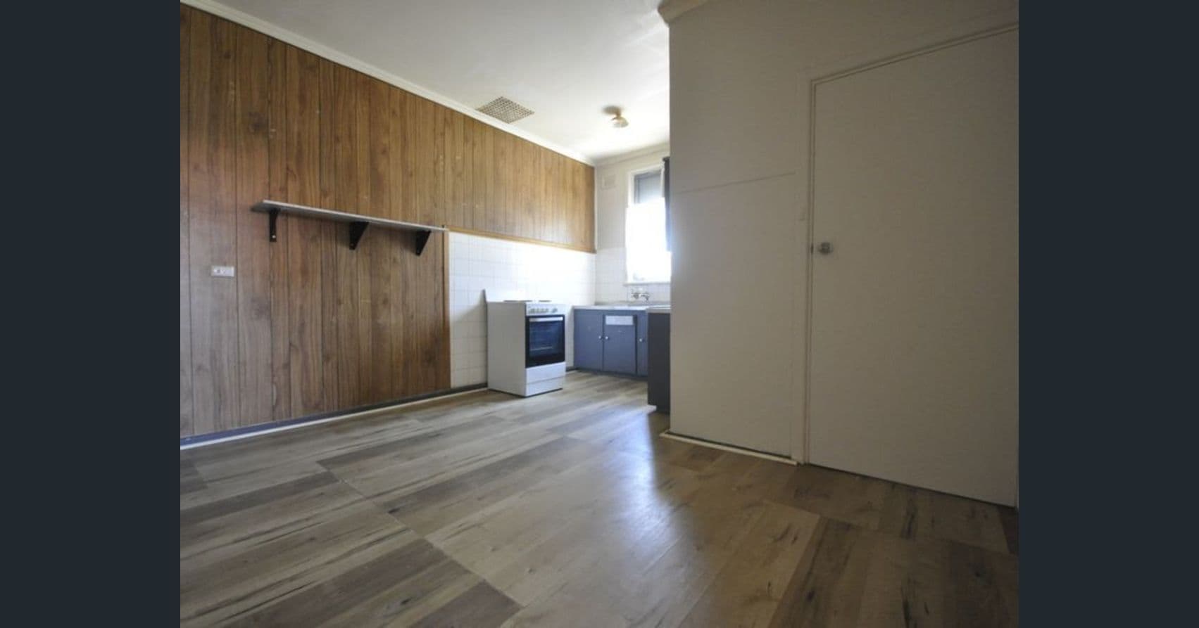 35 Donnington Road, Elizabeth North SA 5113, Elizabeth North - Thumbnail 2