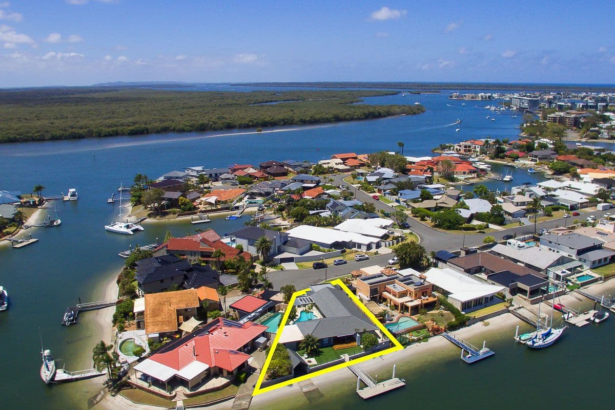 22 Dobell Avenue, Paradise Point QLD 4216, Paradise Point - Thumbnail 3
