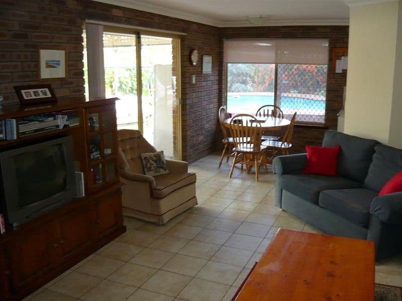 7 Silver Mallee Close, CAMILLO WA 6111, Camillo - Thumbnail 4