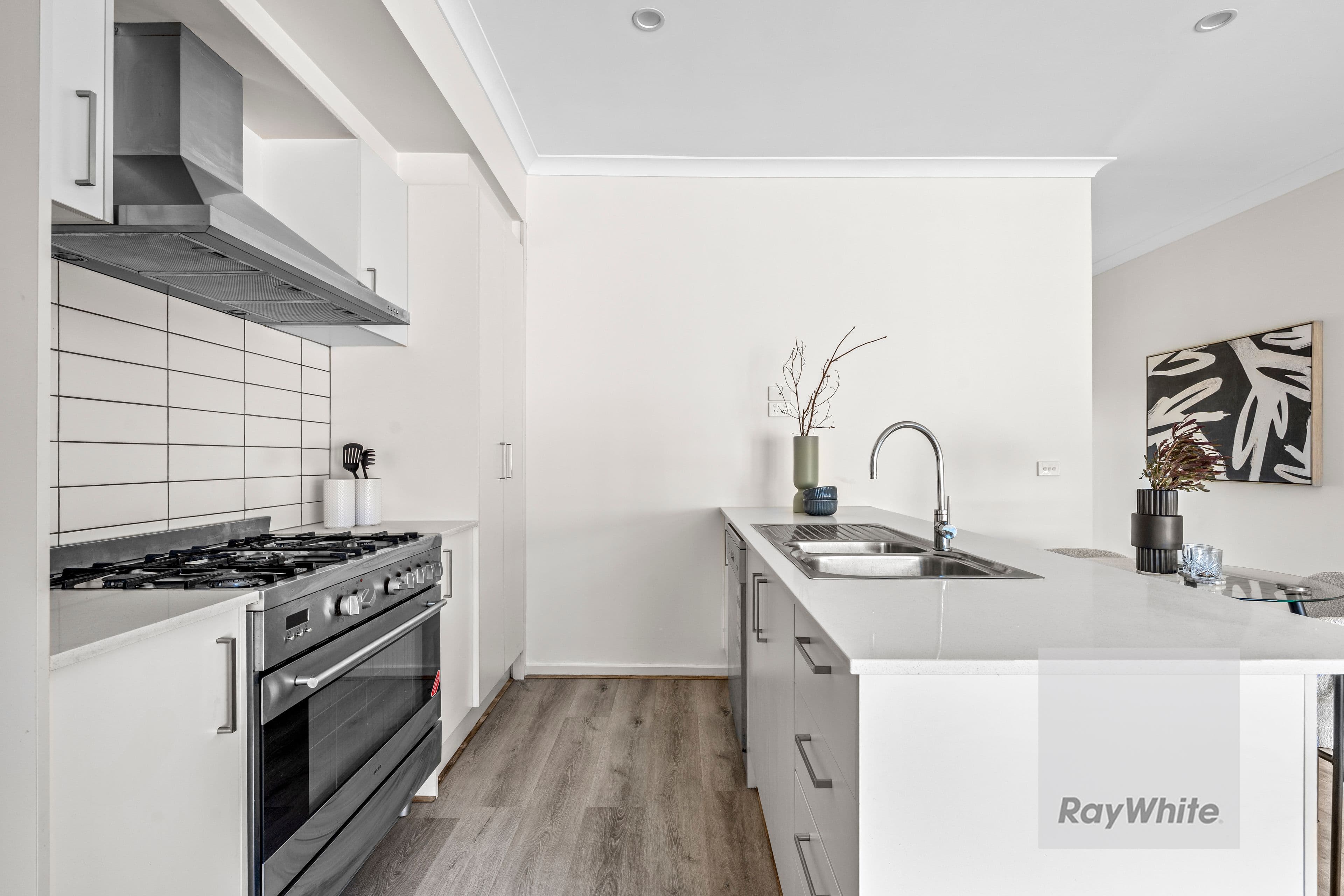 94 Macedon Parade, Wollert VIC 3750, Wollert - Thumbnail 4