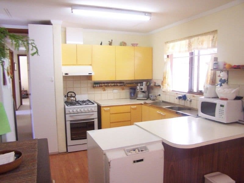 8 Valley Road, KALAMUNDA WA 6076, Kalamunda - Thumbnail 3