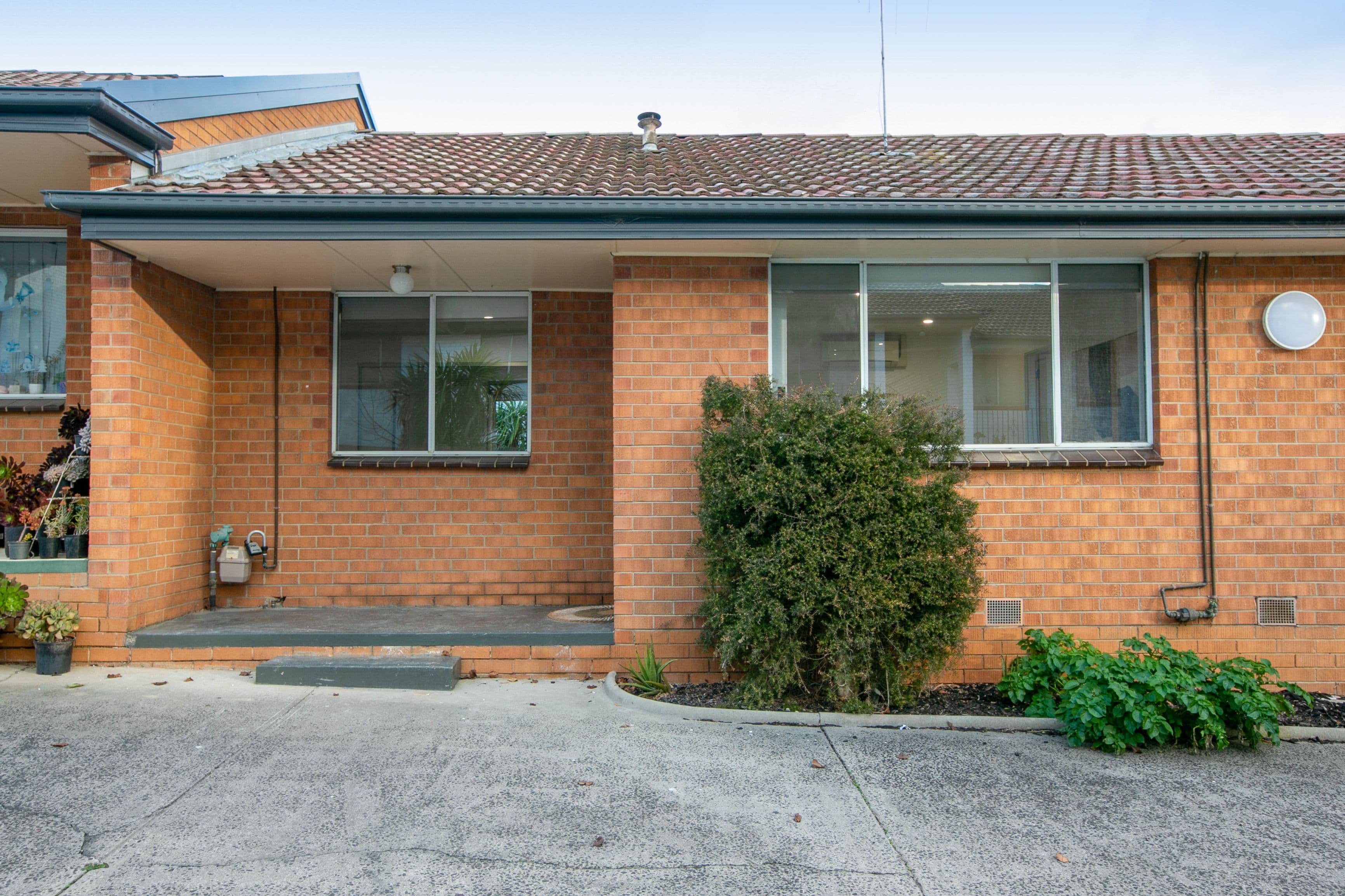24 Ashley Street, Reservoir VIC 3073, Reservoir - Thumbnail 2