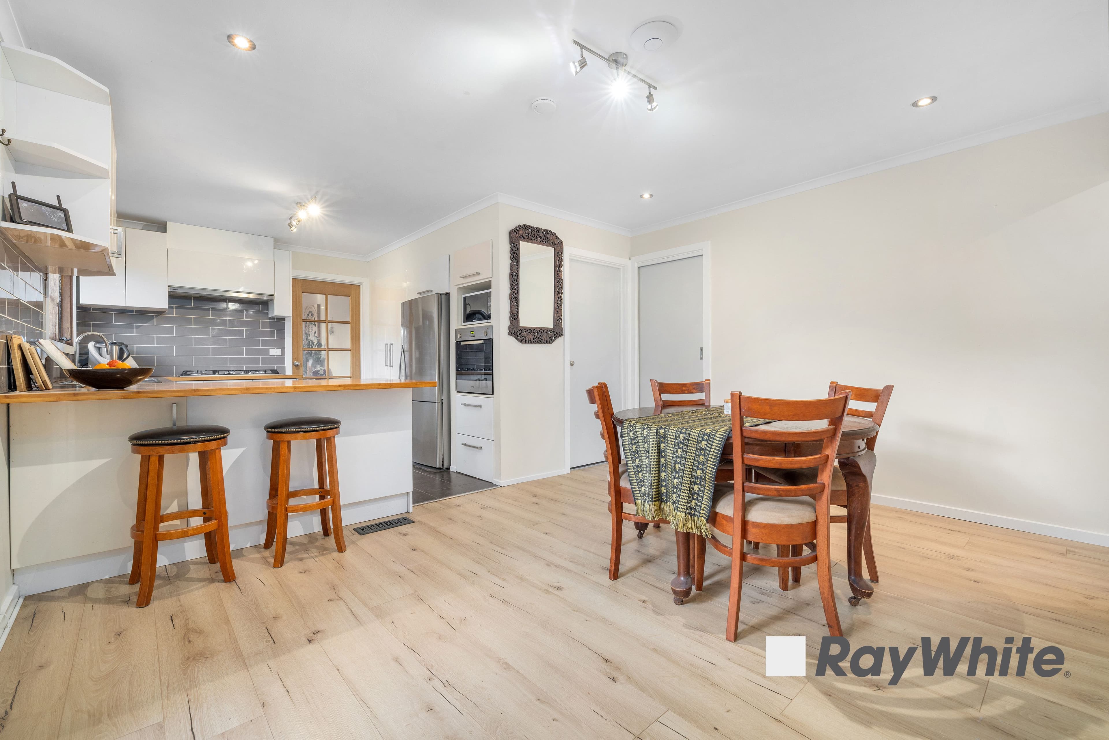 16 Rearden Close, Endeavour Hills VIC 3802, Endeavour Hills - Thumbnail 5