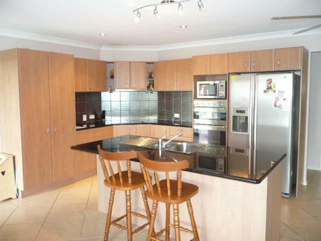 18 Brittany Drive, OXENFORD QLD 4210, Oxenford - Thumbnail 3