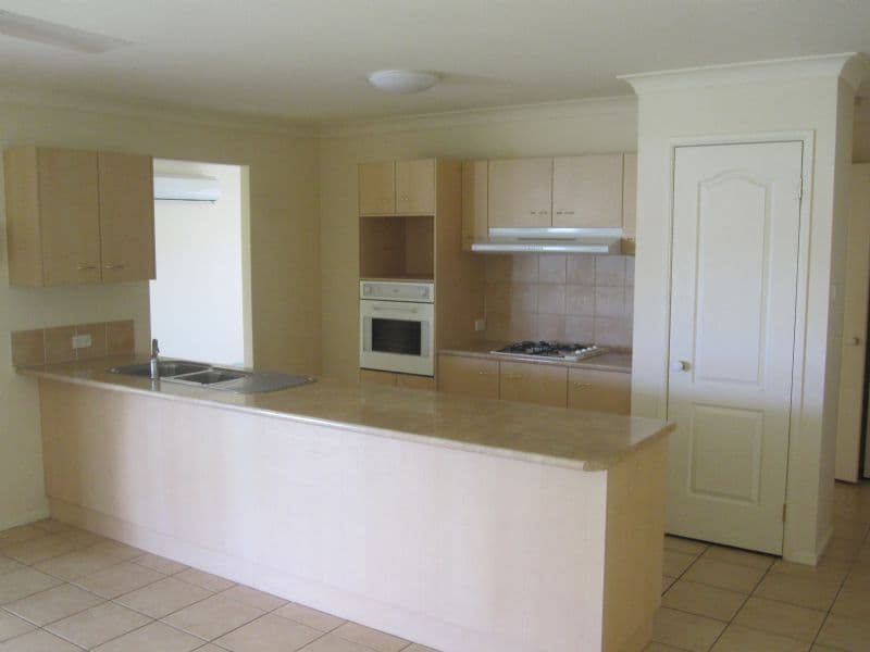 8 Tristania Court, THORNTON NSW 2322, Thornton - Thumbnail 4