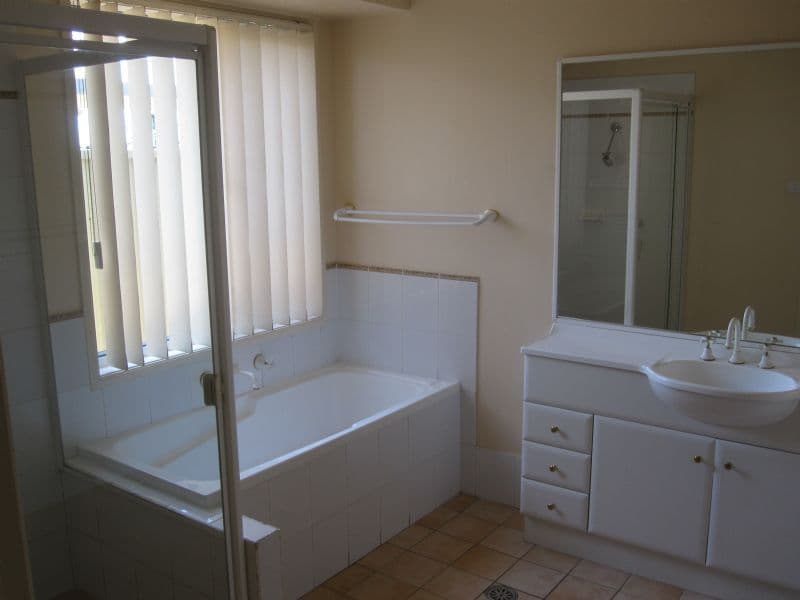 8 Tristania Court, THORNTON NSW 2322, Thornton - Thumbnail 6
