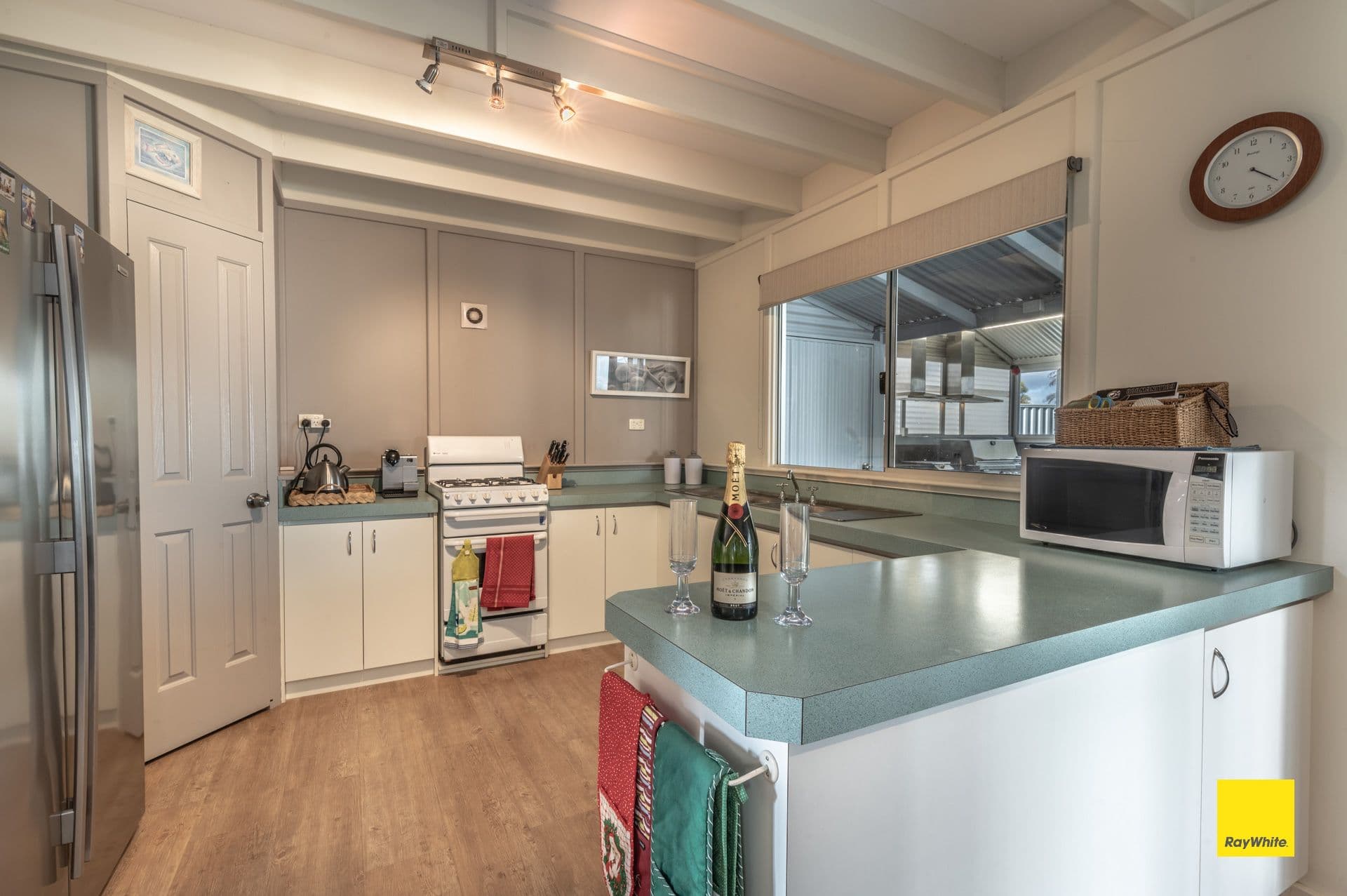 16 Harvey Drive, Ledge Point WA 6043, Ledge Point - Thumbnail 4
