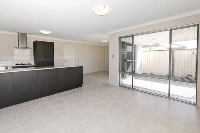 23 Longwood Bend, AUBIN GROVE WA 6164, Aubin Grove - Thumbnail 3
