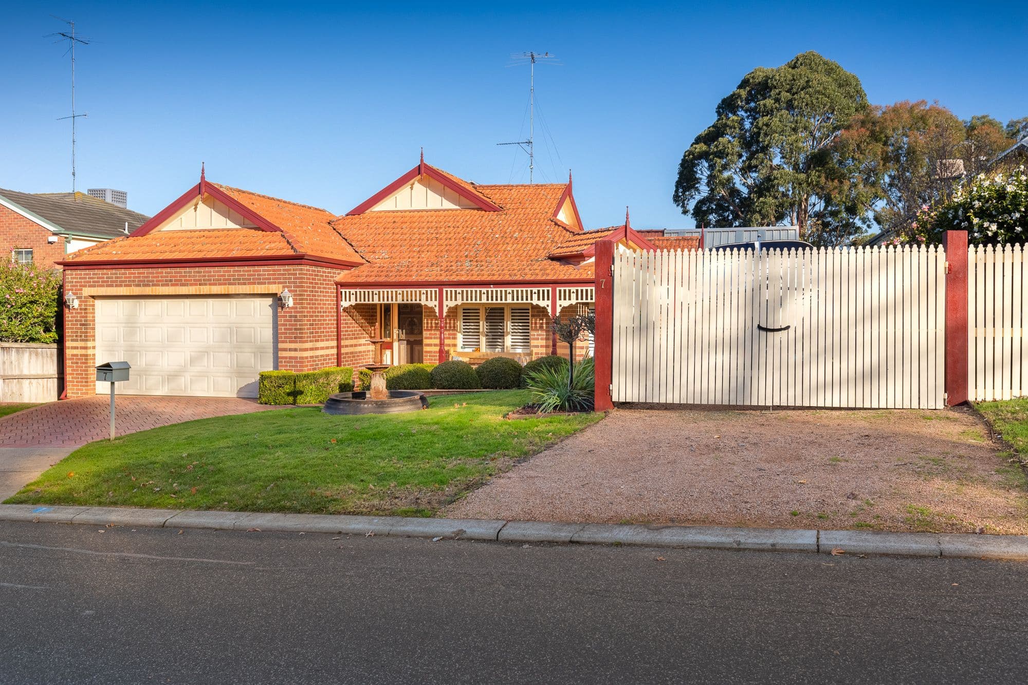 7 Rydaldene Way, Berwick VIC 3806, Berwick - Thumbnail 6