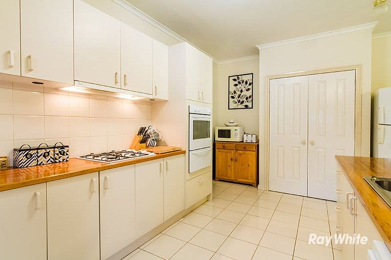106 Courtenay Avenue, Cranbourne North VIC 3977, Cranbourne North - Thumbnail 6