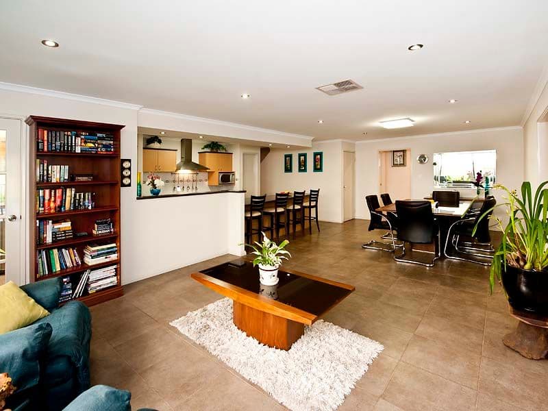 40 Pebble Bush Drive, CANNING VALE WA 6155, Canning Vale - Thumbnail 5