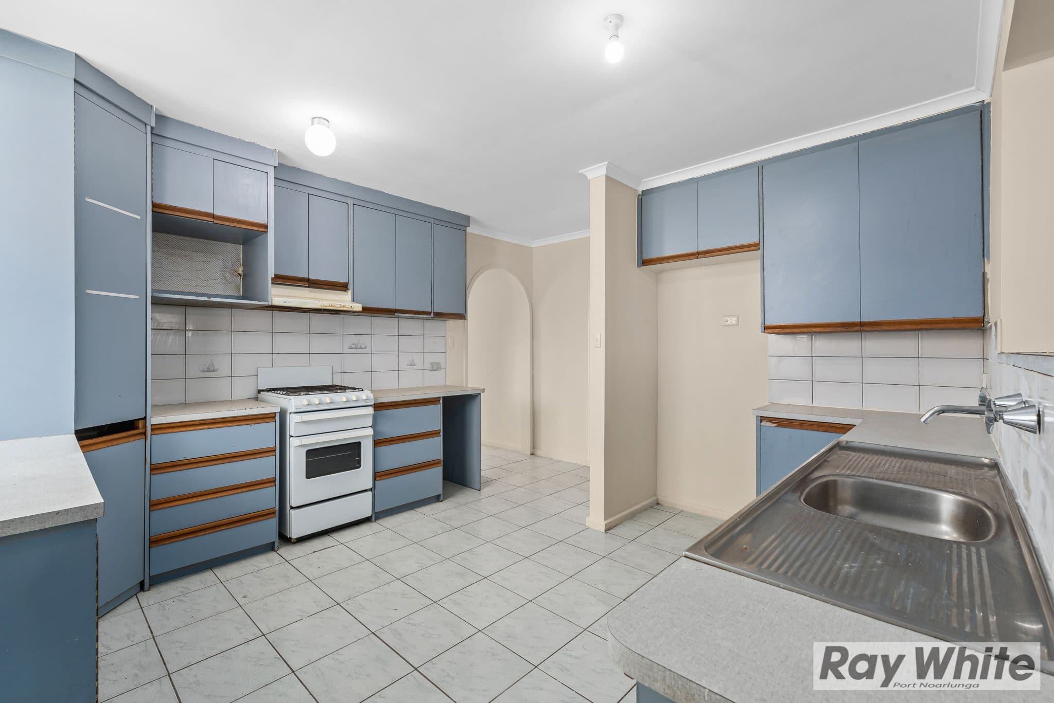 11 Lancing Court, Huntfield Heights SA 5163, Huntfield Heights - Thumbnail 2