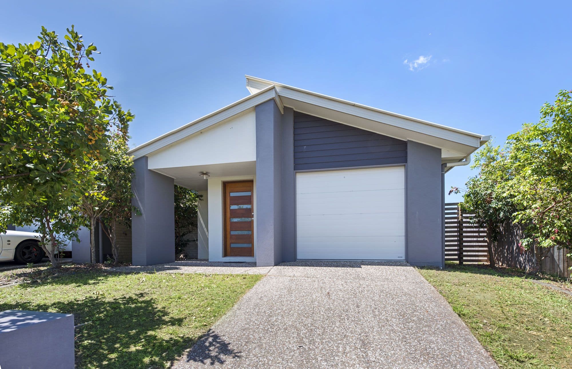 9A and 9B Oakvale Avenue, HOLMVIEW QLD 4207, Holmview - Thumbnail 3