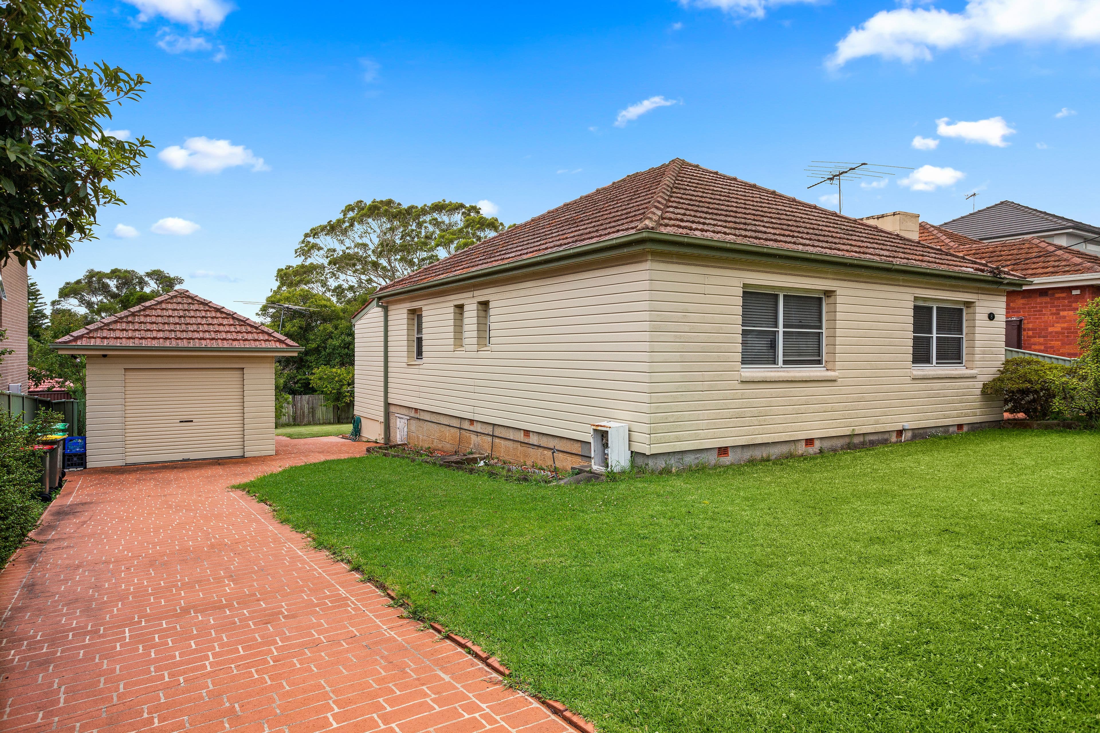 8 Bungalow Road, Peakhurst NSW 2210, Peakhurst - Thumbnail 2
