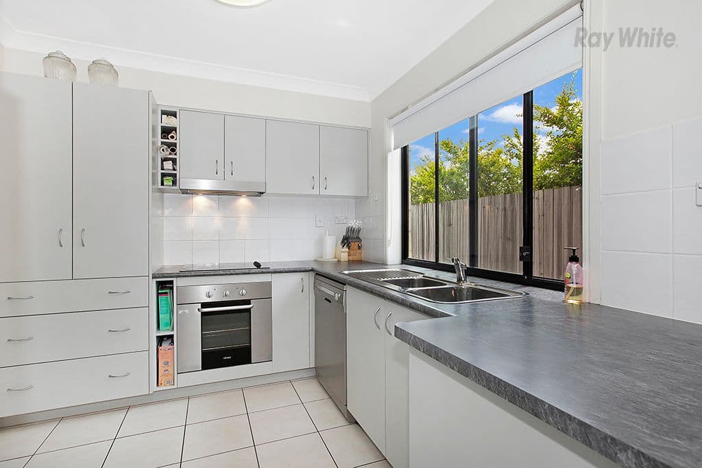 8 Emirates Street, North Lakes QLD 4509, North Lakes - Thumbnail 3
