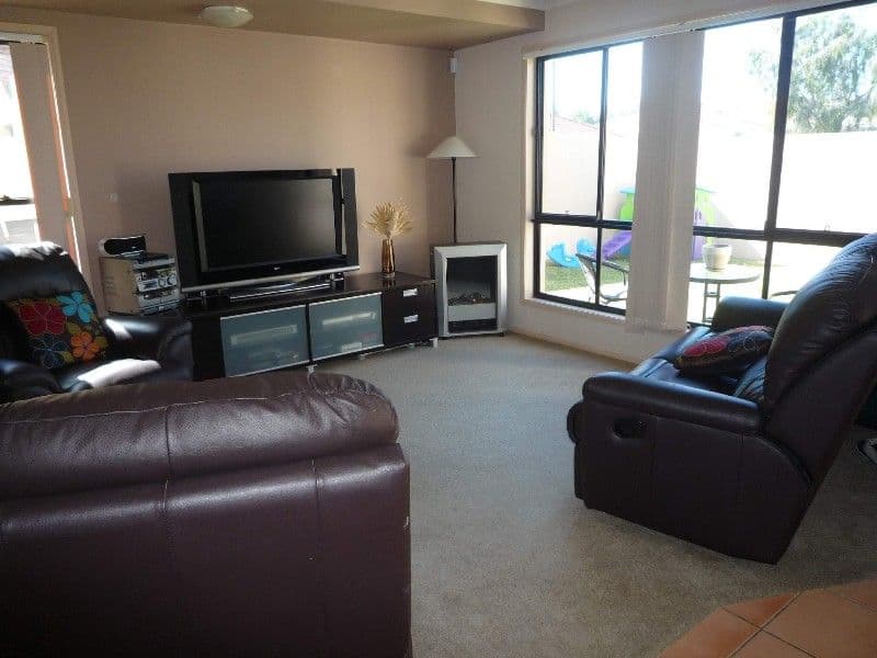 46 Christina Ryan Way, ARUNDEL QLD 4214, Arundel - Thumbnail 2