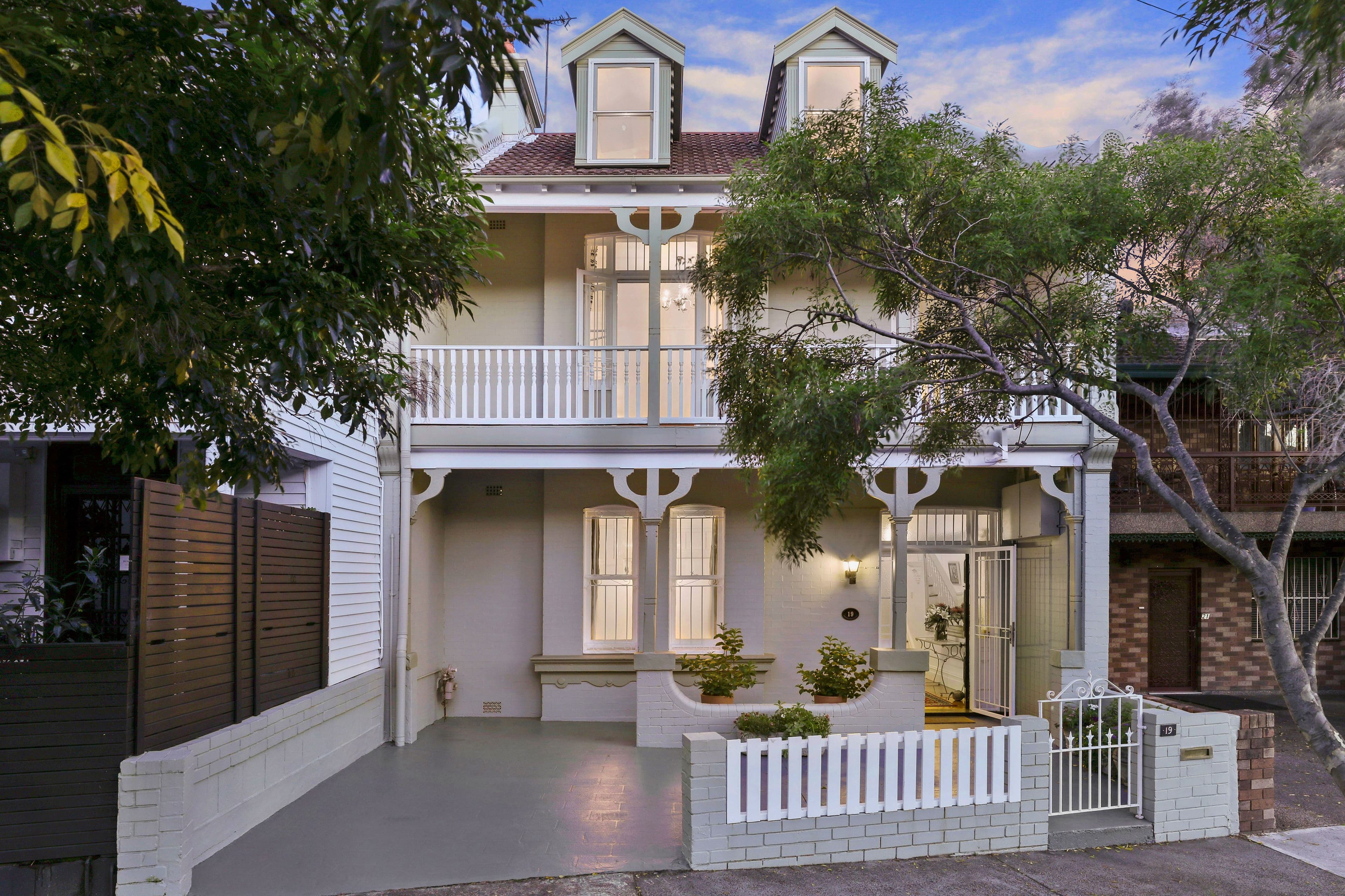 18/69-77 Lancefield Drive, Caroline Springs - Image 1