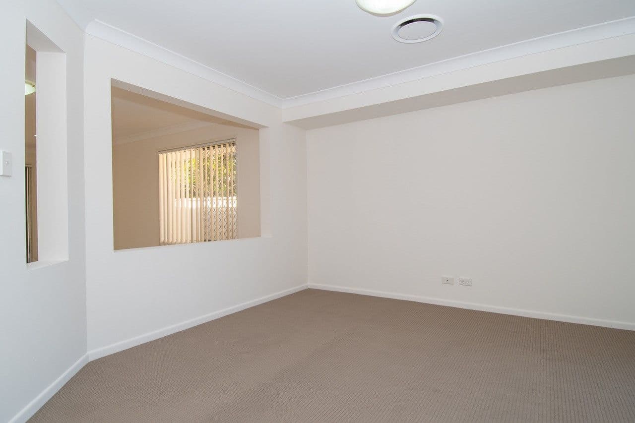 4 Dylan Street, Arundel QLD 4214, Arundel - Thumbnail 3