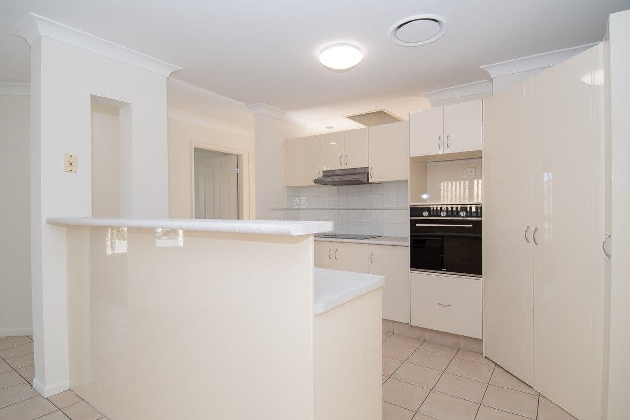 4 Dylan Street, Arundel QLD 4214, Arundel - Thumbnail 4