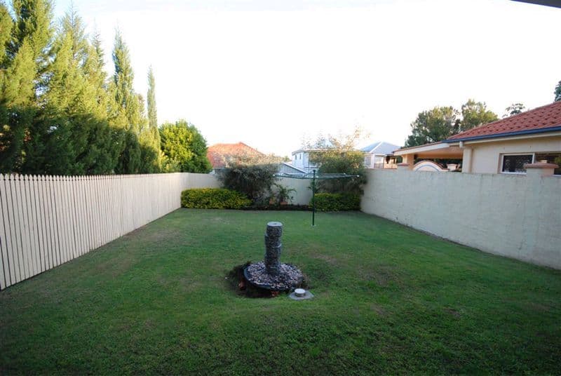 130  White Street, WAVELL HEIGHTS QLD 4012, Wavell Heights - Thumbnail 2