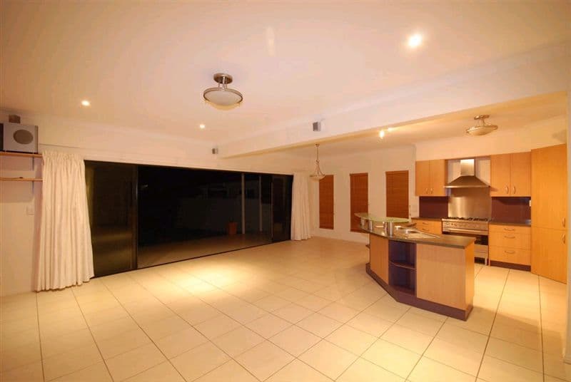 130  White Street, WAVELL HEIGHTS QLD 4012, Wavell Heights - Thumbnail 4