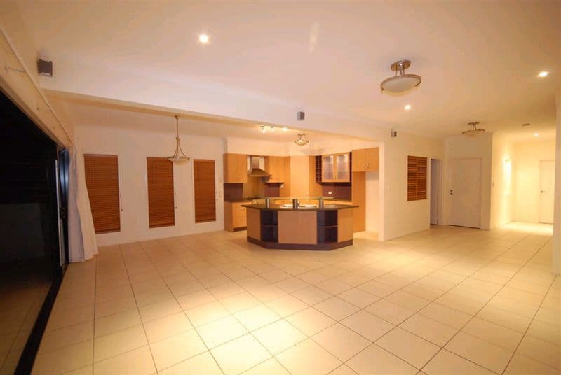 130  White Street, WAVELL HEIGHTS QLD 4012, Wavell Heights - Thumbnail 5