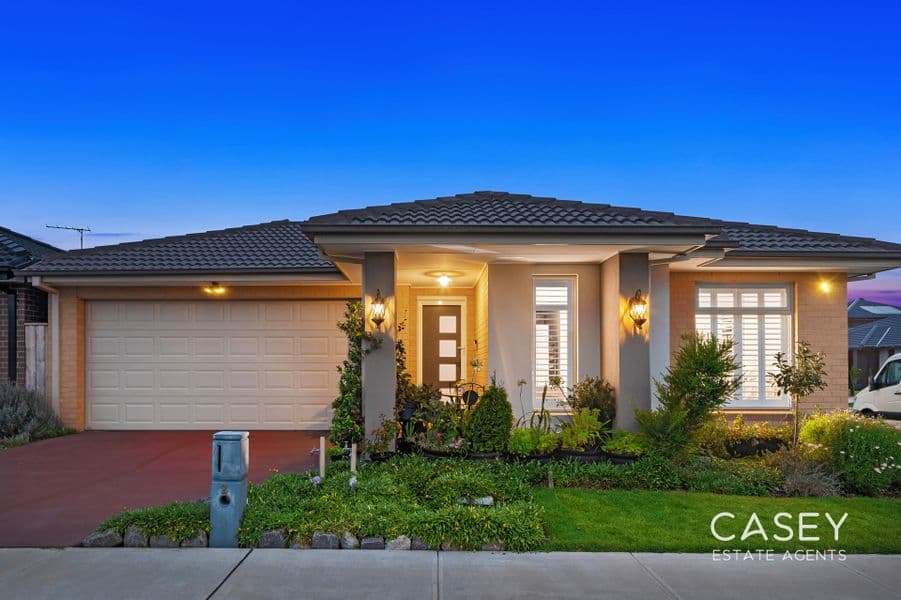 2 Spectrolite Way, Cranbourne East - Image 1