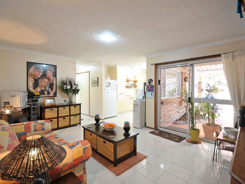 21 Treeview Drive, BURLEIGH WATERS QLD 4220, Burleigh Waters - Thumbnail 3