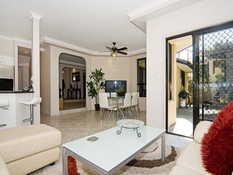 23 Hazel Court, ARUNDEL QLD 4214, Arundel - Thumbnail 5