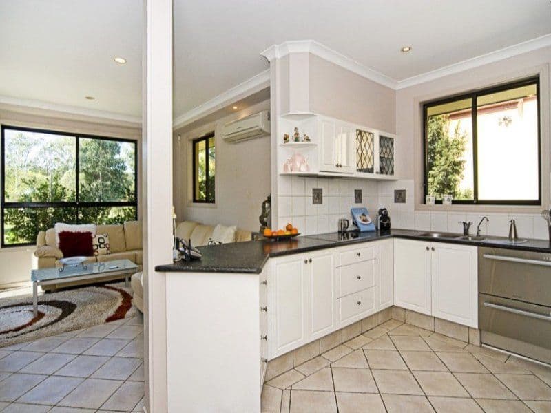 23 Hazel Court, ARUNDEL QLD 4214, Arundel - Thumbnail 6