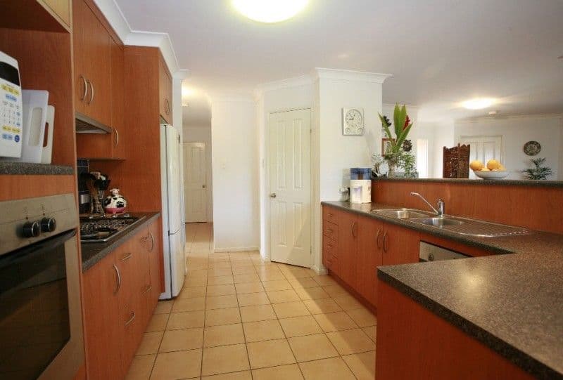 17 San Antonio Court, MOUNT LOUISA QLD 4814, Mount Louisa - Thumbnail 5