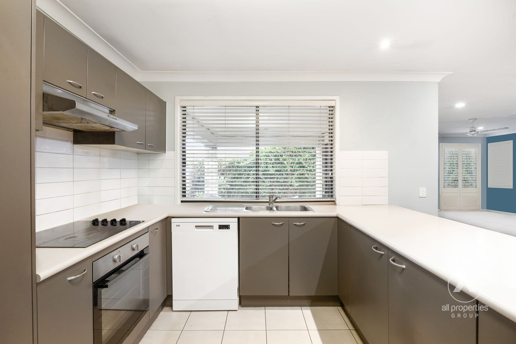10 Weir Close, Berrinba QLD 4117, Berrinba - Thumbnail 2