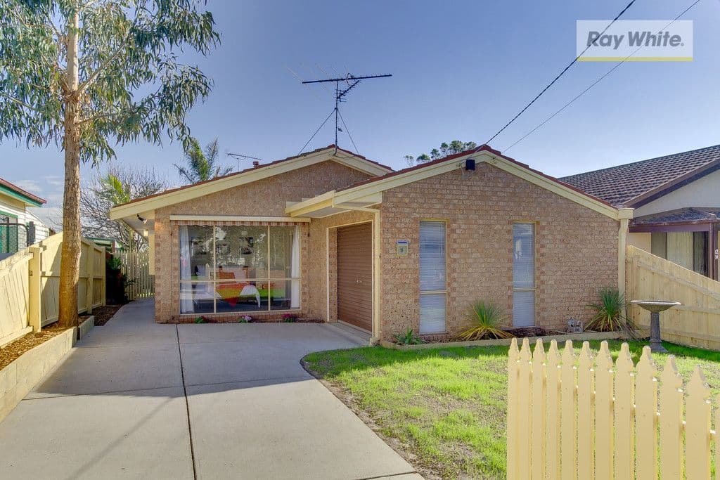 16 Sixth Avenue, ROSEBUD VIC 3939, Rosebud - Thumbnail 2